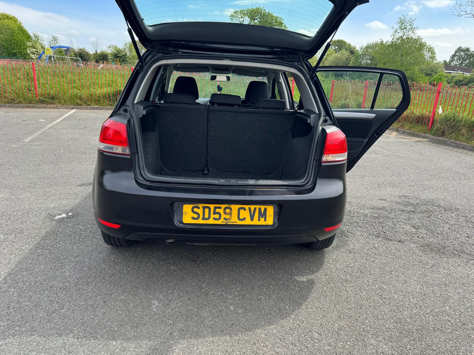 VOLKSWAGEN GOLF S